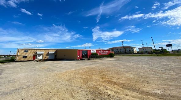 Industrial For Sale: 5655 S Interstate 35, New Braunfels, TX 78132